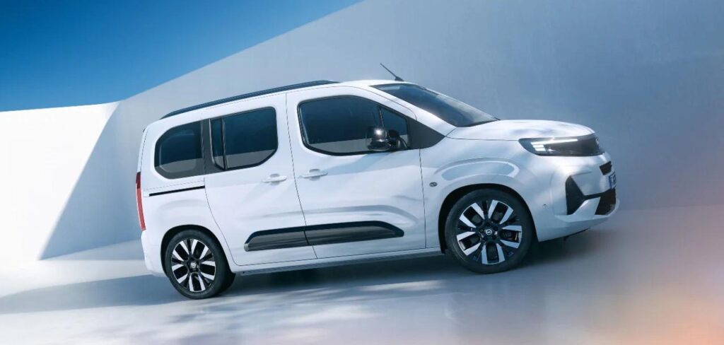 Семимісний Opel Combo: як організований третій ряд Семимісний Opel Combo